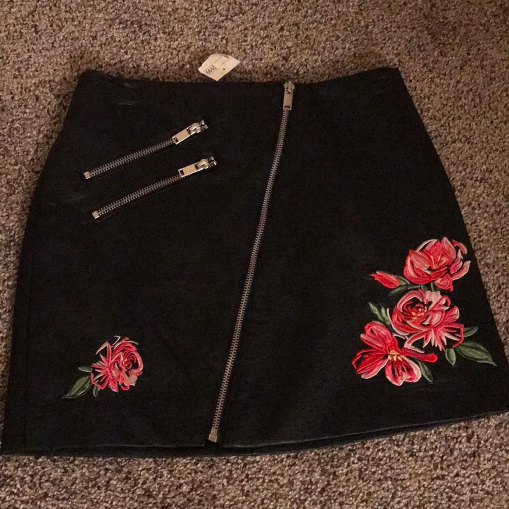 Leather look a like mini skirt!